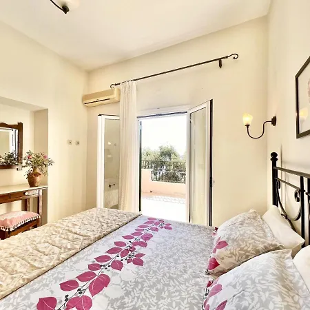 Aphrodite Club With Private Pool